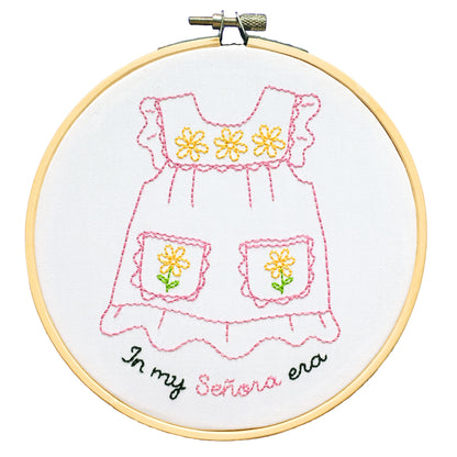 Señora Era Embroidery Kit